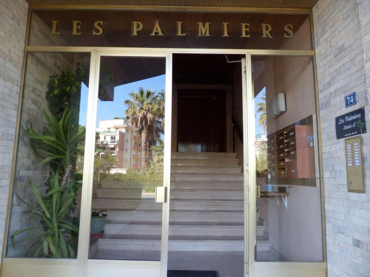 Charmant Studio Climatise Avec Balcon A 50M De La Plage - Le Lavandou Centre-Ville - Fr-1-308-110 Kültér fotó